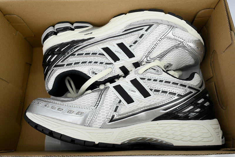 New Balance 1906R 'Silver Metallic Black'