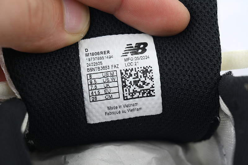 New Balance 1906R 'Silver Metallic Black'