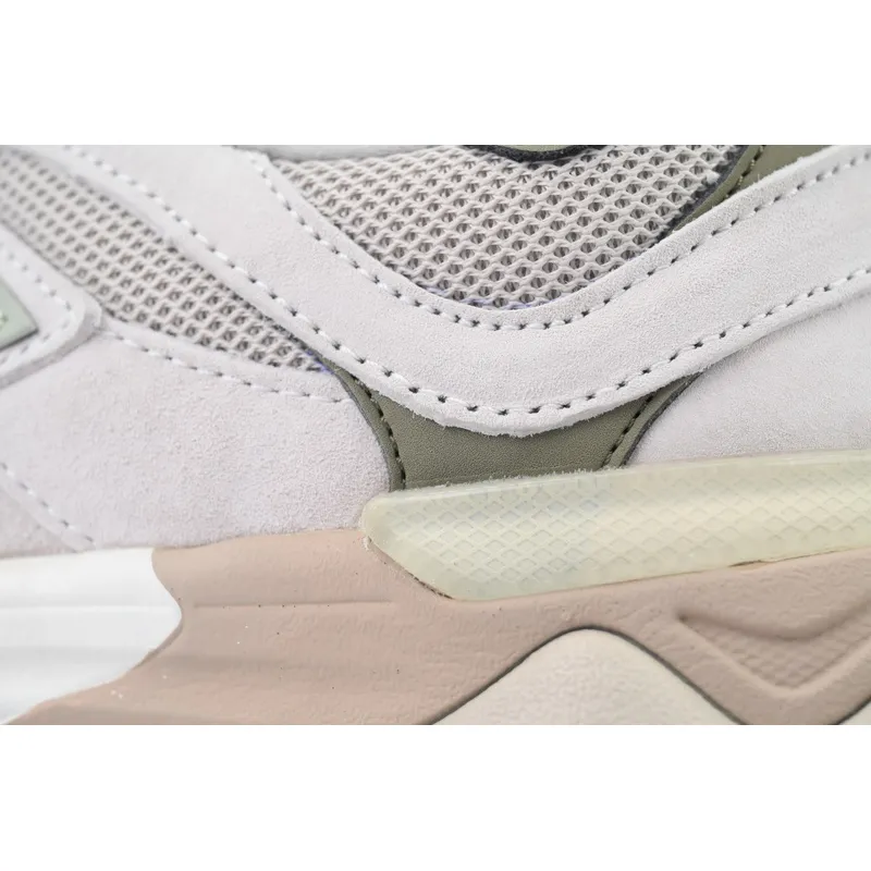 New Balance 9060 'Grey Moonbeam'