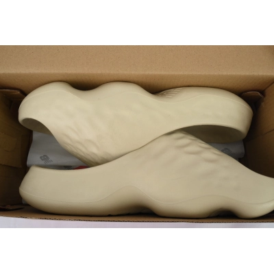 New Balance Fresh Foam MRSHN "Pistachio Butter" 02