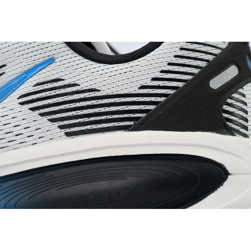 NIKE Vomero 18 'White Black Photo Blue'