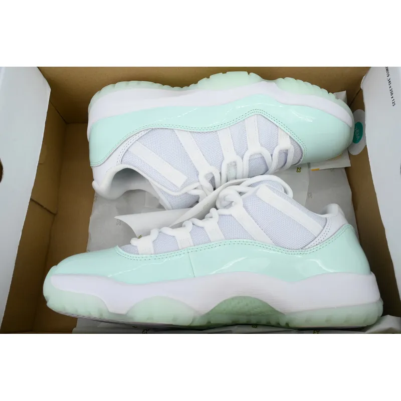 XH Air Jordan 11 Retro Low 'Igloo'
