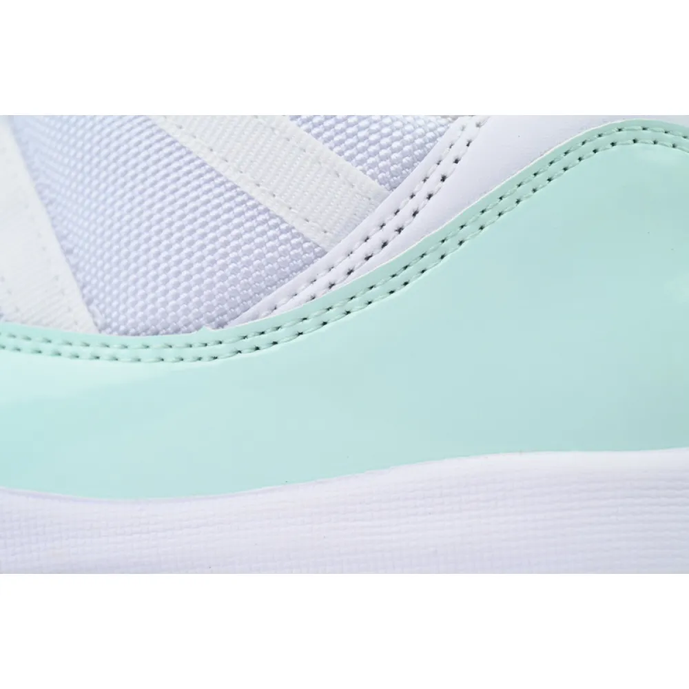 XH Air Jordan 11 Retro Low 'Igloo'