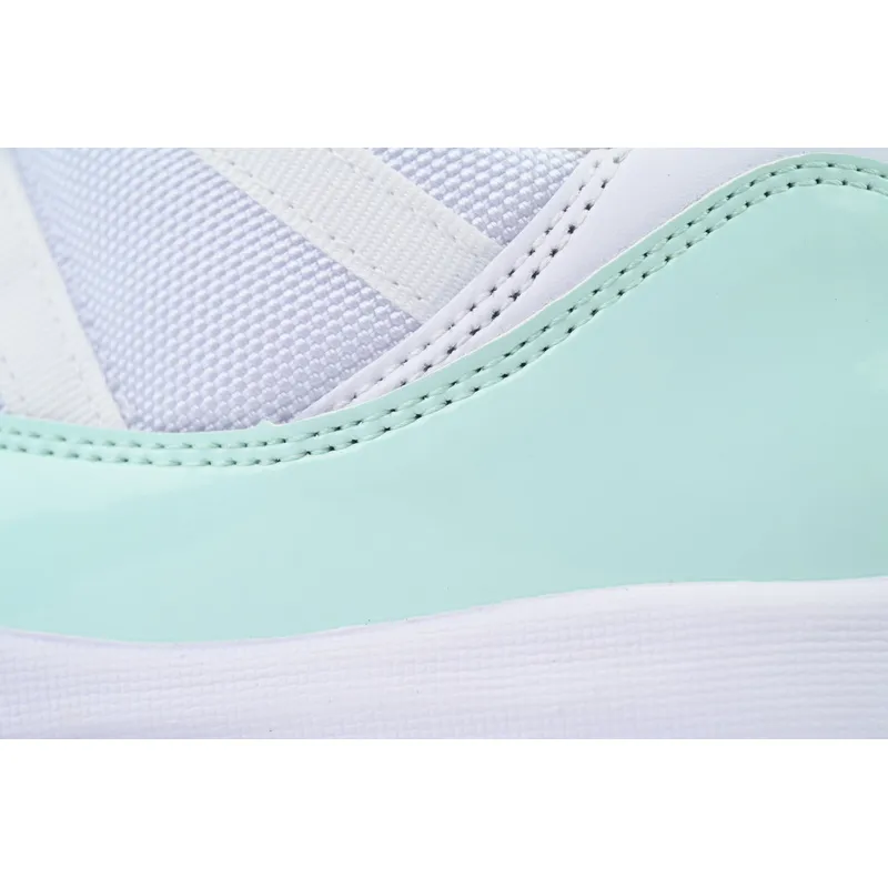 XH Air Jordan 11 Retro Low 'Igloo'