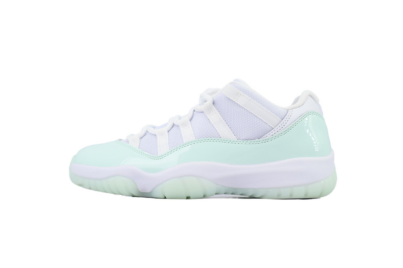 XH Air Jordan 11 Retro Low 'Igloo'