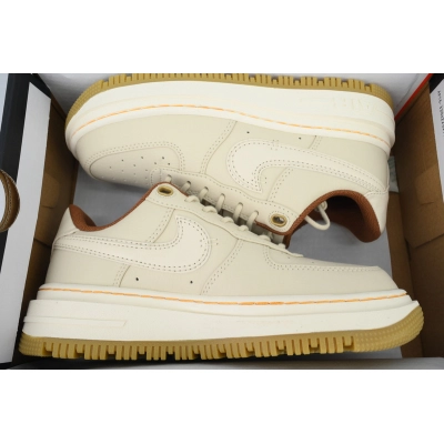 Nike Air Force 1 Luxe 'Pecan' 02