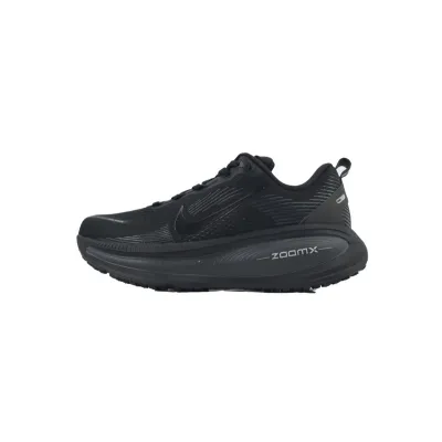 NIKE Vomero 18 'Triple Black' 01