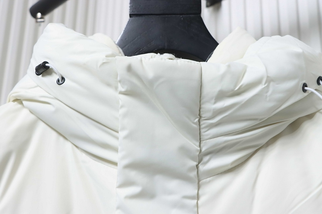   North face  black  white 49812045