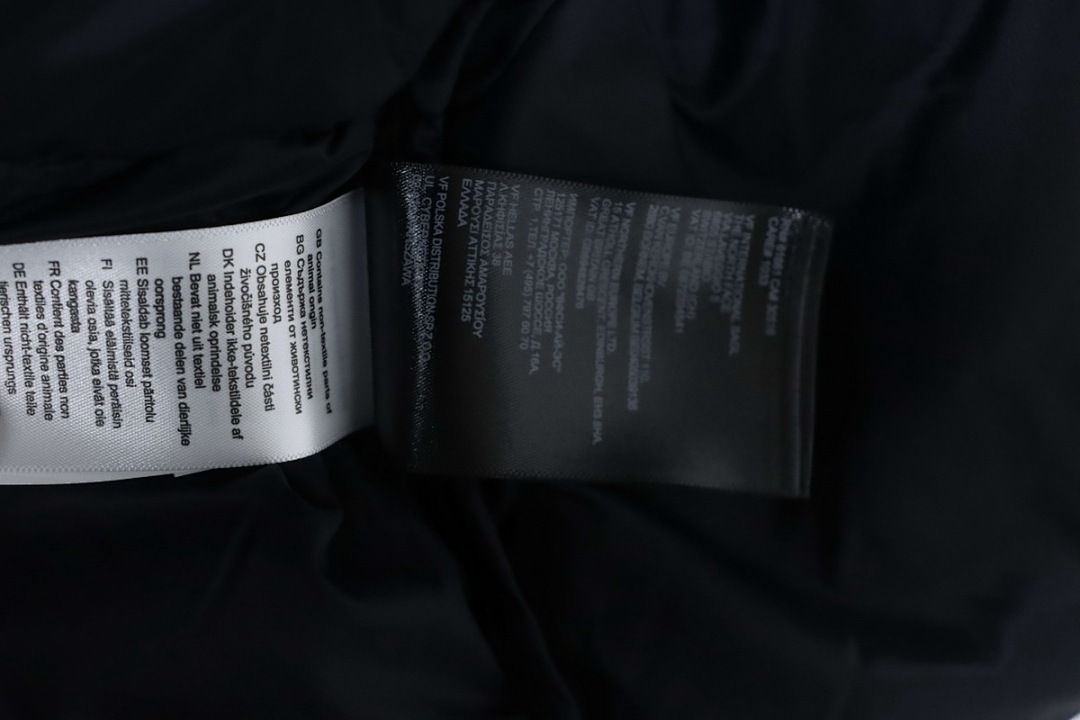   North face  white 98102486