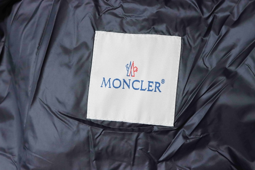  Moncler  black 82123582