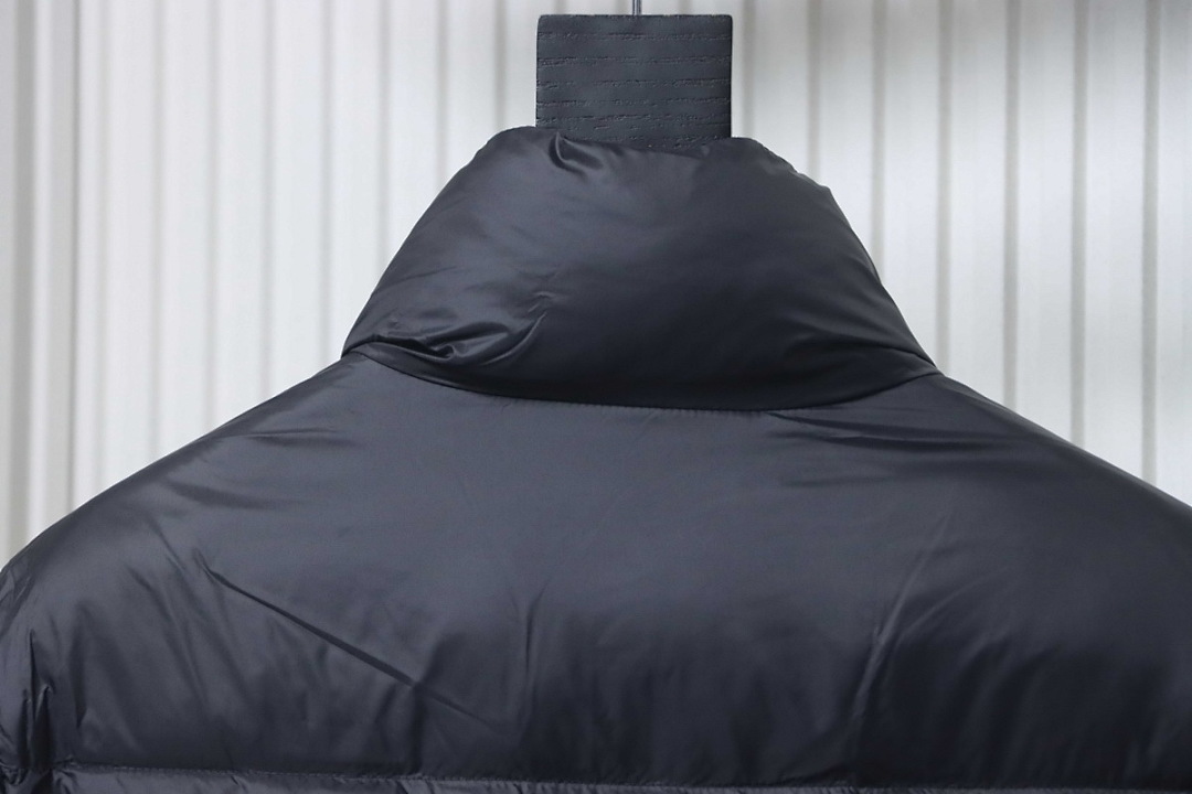  Moncler  black 82123582