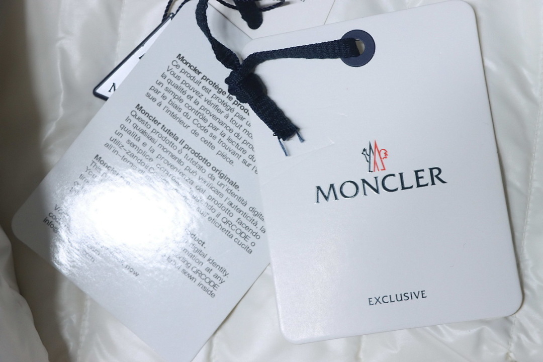 Moncler  white