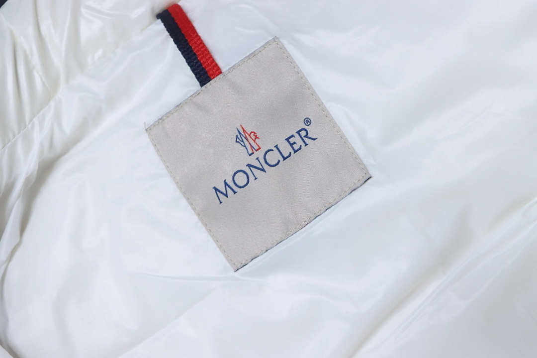 Moncler  white