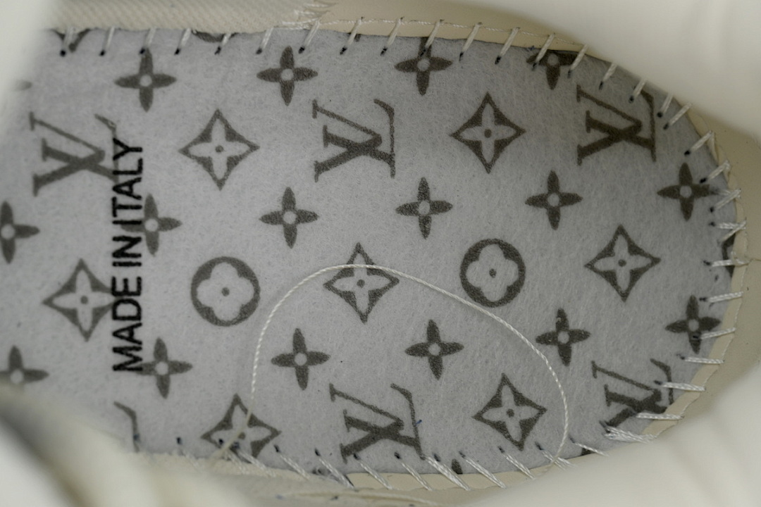 LOUIS VUITTON New Blue Woolen Fabric