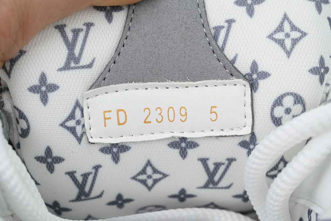 LOUIS VUITTON Light Gray Blue