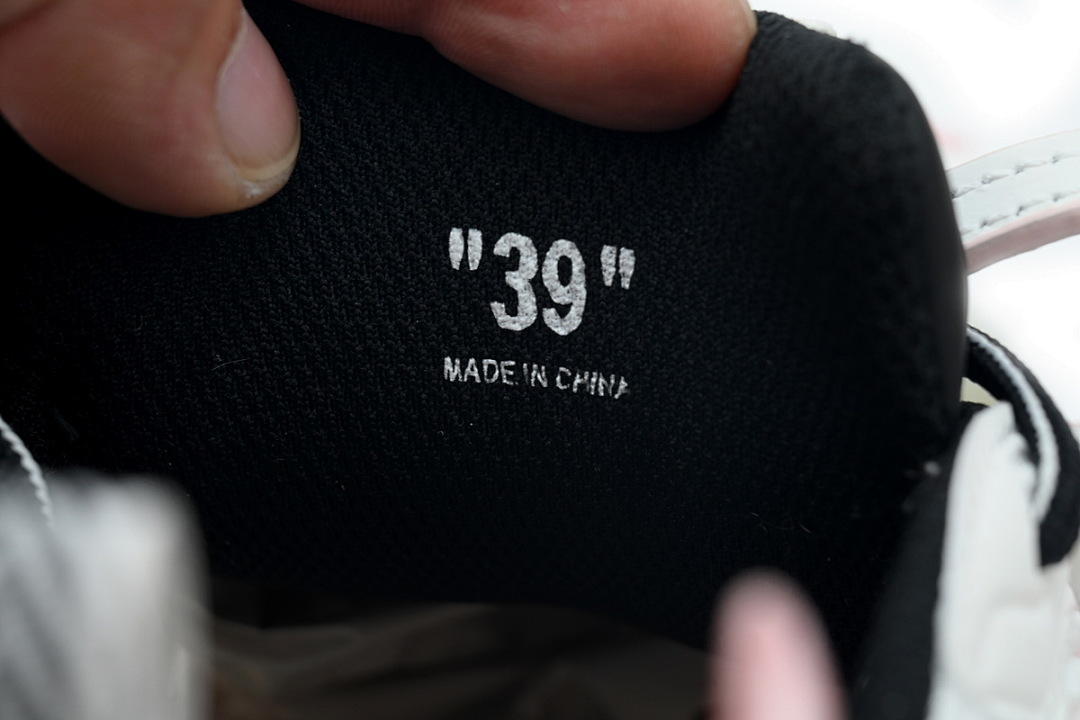 OFF-WHITE Out Of Pink Butterfly