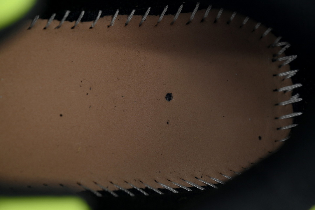 OFF-WHITE Out Of Yellow-Green