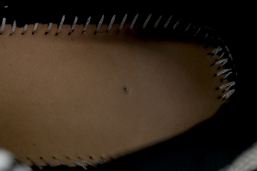 OMIA295C99 FAB000 0032 FF-WHITE Out Of Khaki Red