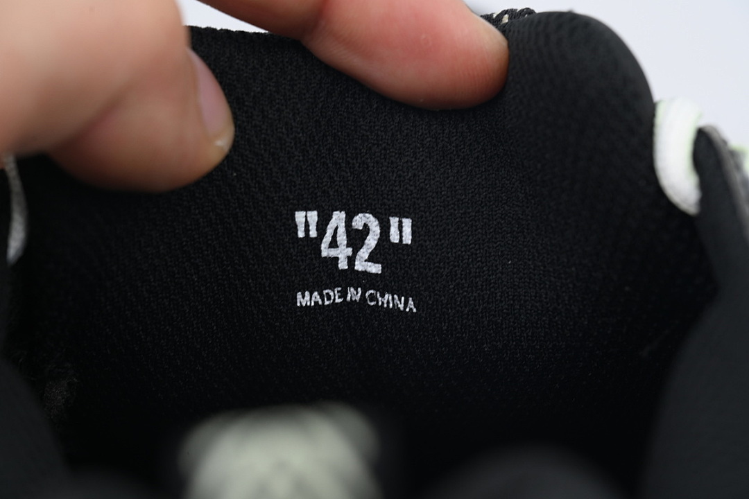 OMIA295C99 FAB002 1014 FF-WHITE Out Of Grass