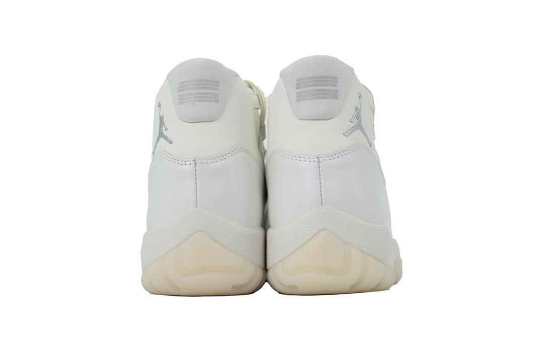 xp AR0715-110 Wmns Air Jordan 11 Retro 'Grand Finale'