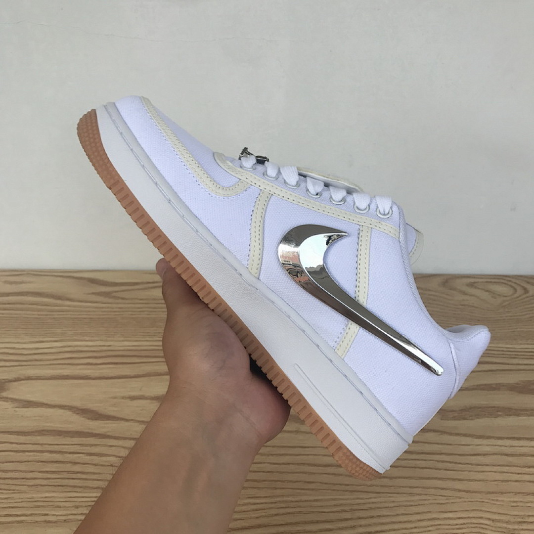 Travis Scott x Nike Air Force 1“White”