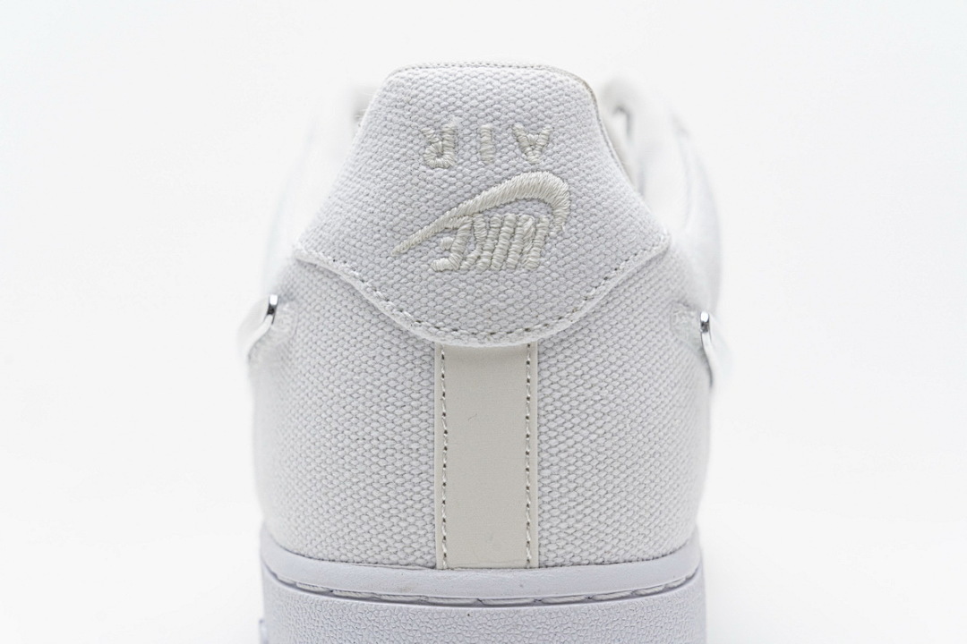 Travis Scott x Nike Air Force 1“White”