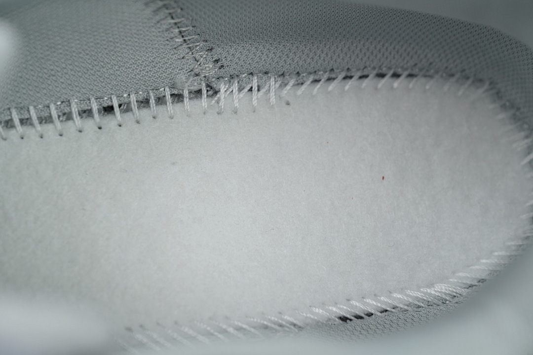  Bottega Veneta Orbit Silvery