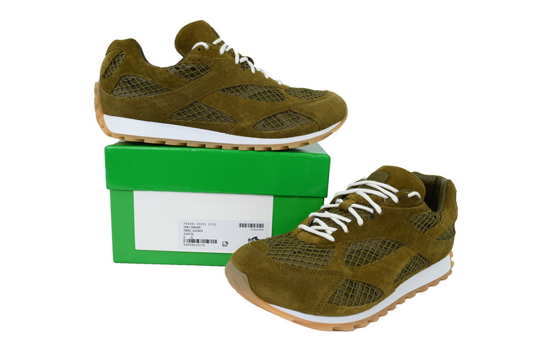 Bottega Veneta Orbit Suede Green