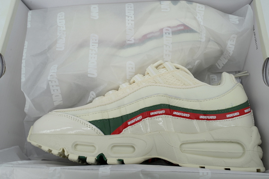 MC IB4453-100 Undefeated x Nike Air Max 95 'Sail'