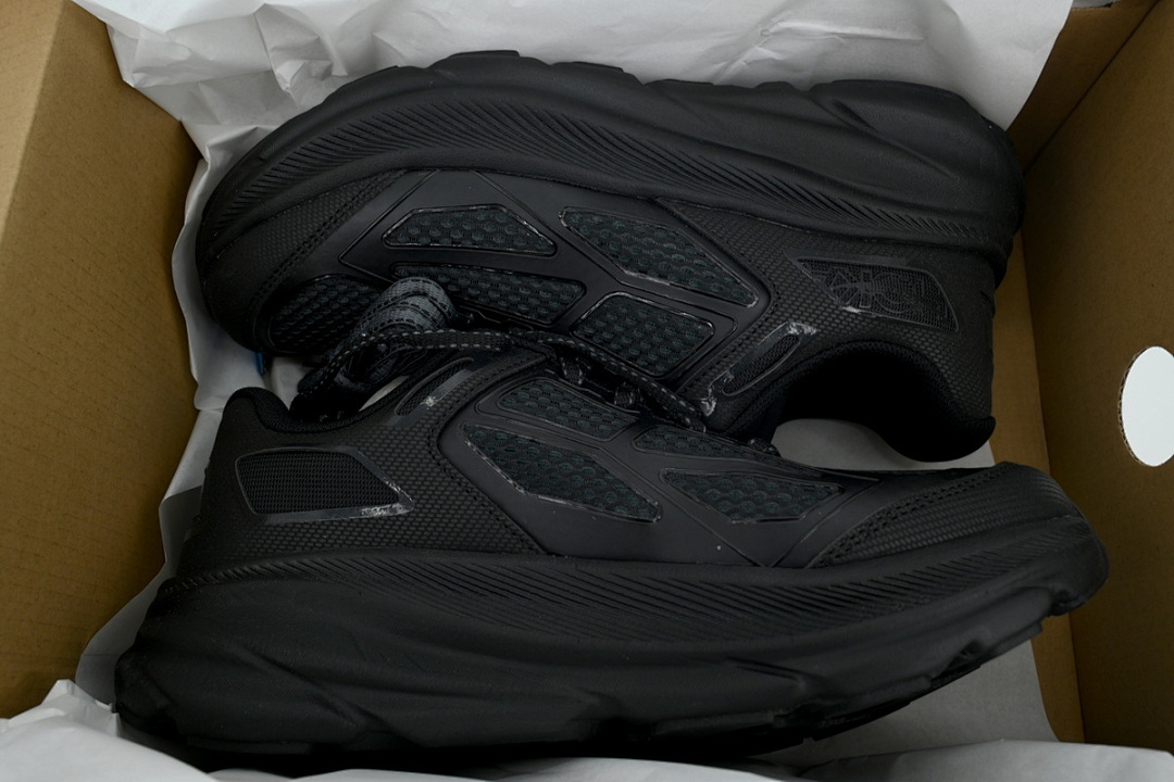 1155370-BBNB Clifton One9 'Carbon Black'