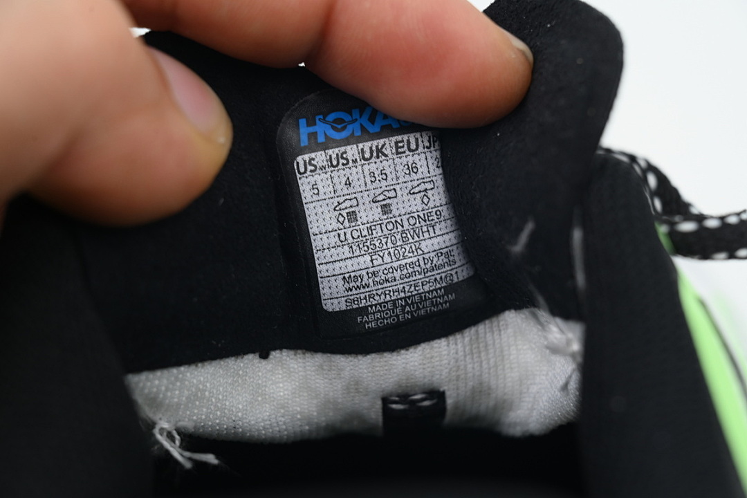 1155370-BWHT Clifton One9 'White Black Green