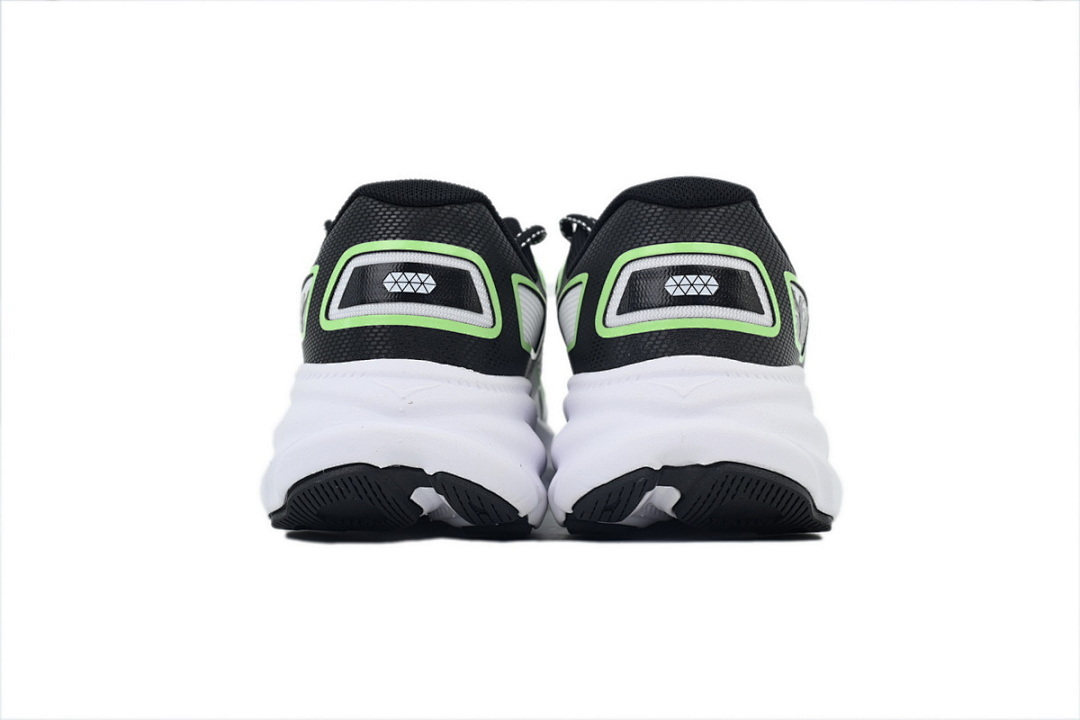 1155370-BWHT Clifton One9 'White Black Green