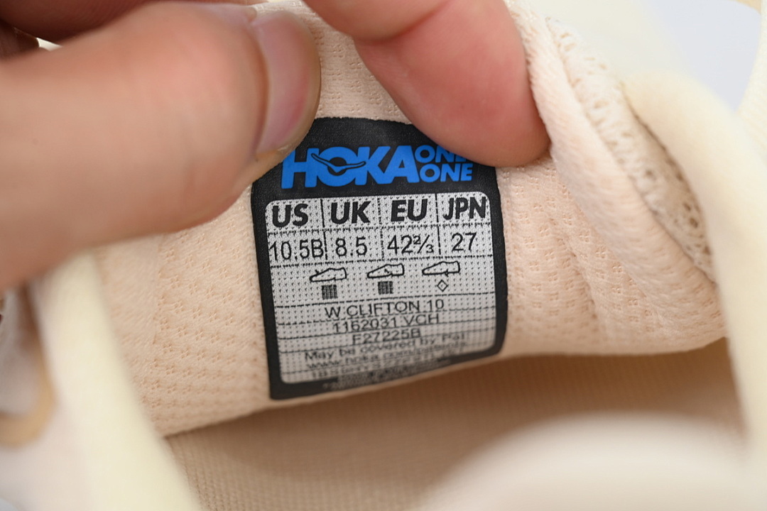 1162031-VCH Wmns Clifton 10 'Vanilla Birch'