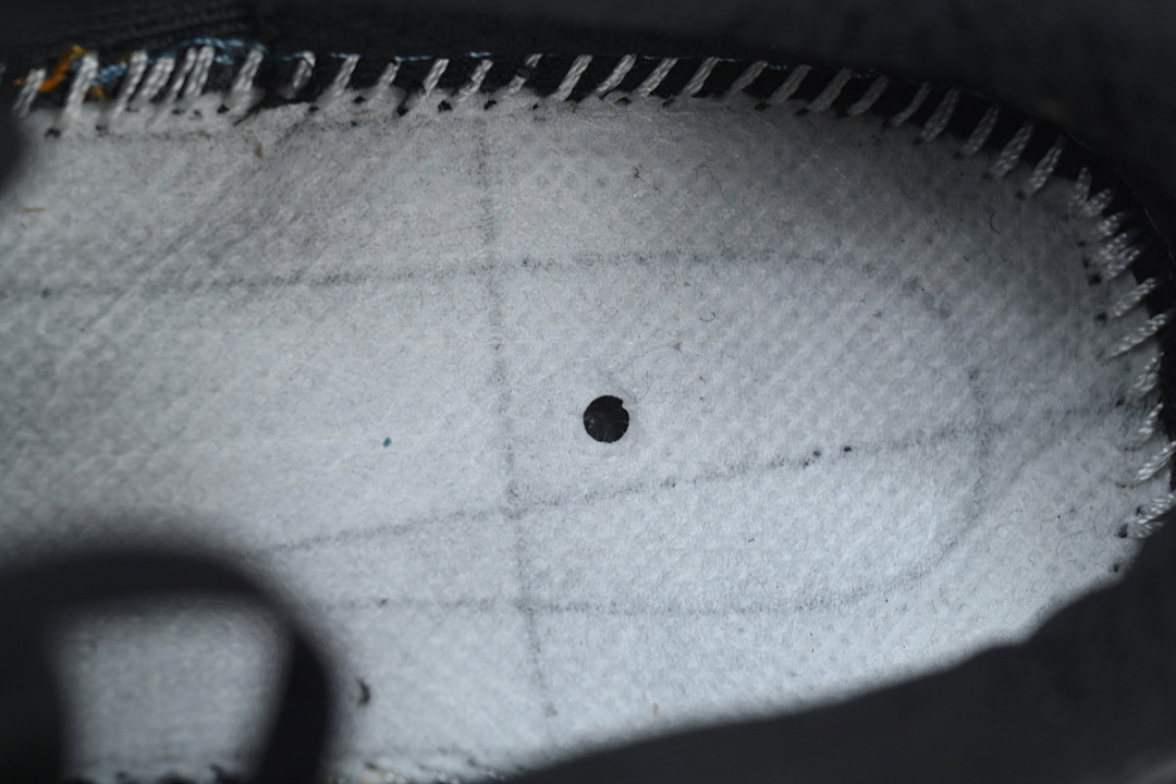 1127895-BBLC HOKA Clifton 9 'Triple Black'