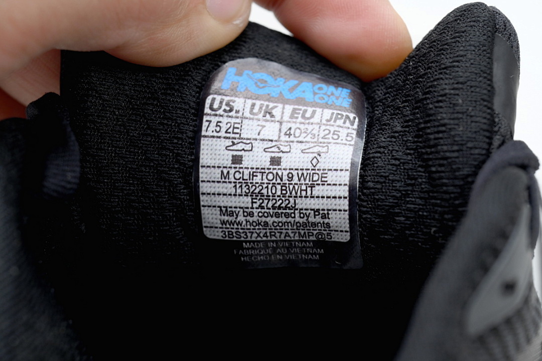 1132210-BWHT HOKA Clifton 9 2E Wide 'Black White'