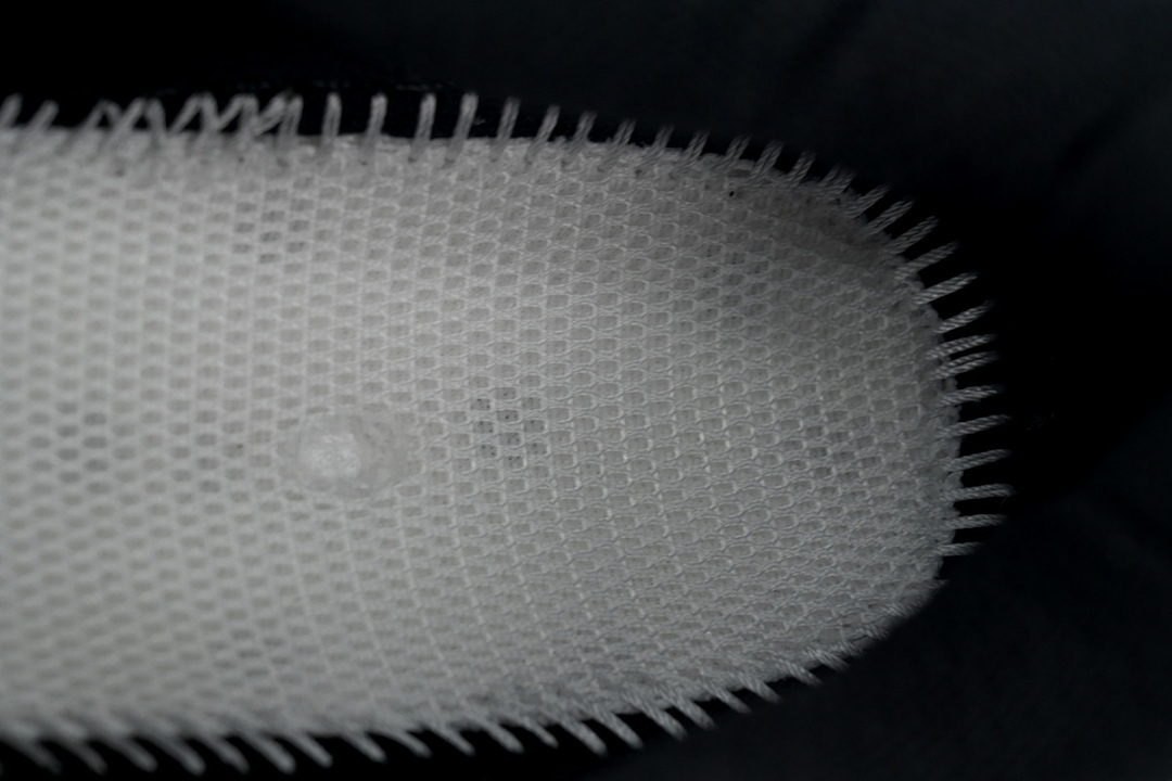 1162031-BRGL HOKA ONE ONE CLIFTON 10 Black Gold