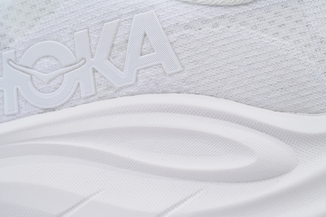 1162031-WWH Wmns Clifton 10 'Triple White'