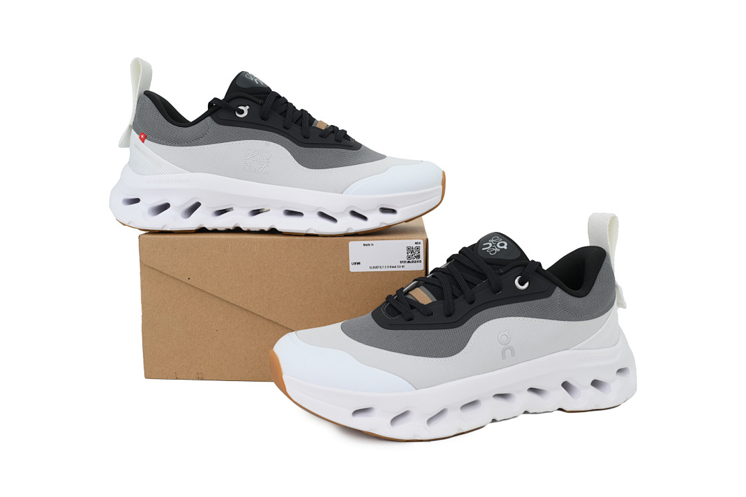  Cloudtilt Black And White