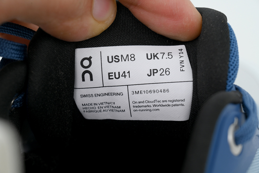 Cloudtilt White Blue