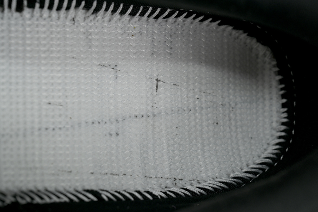 Cloudtilt Black And White