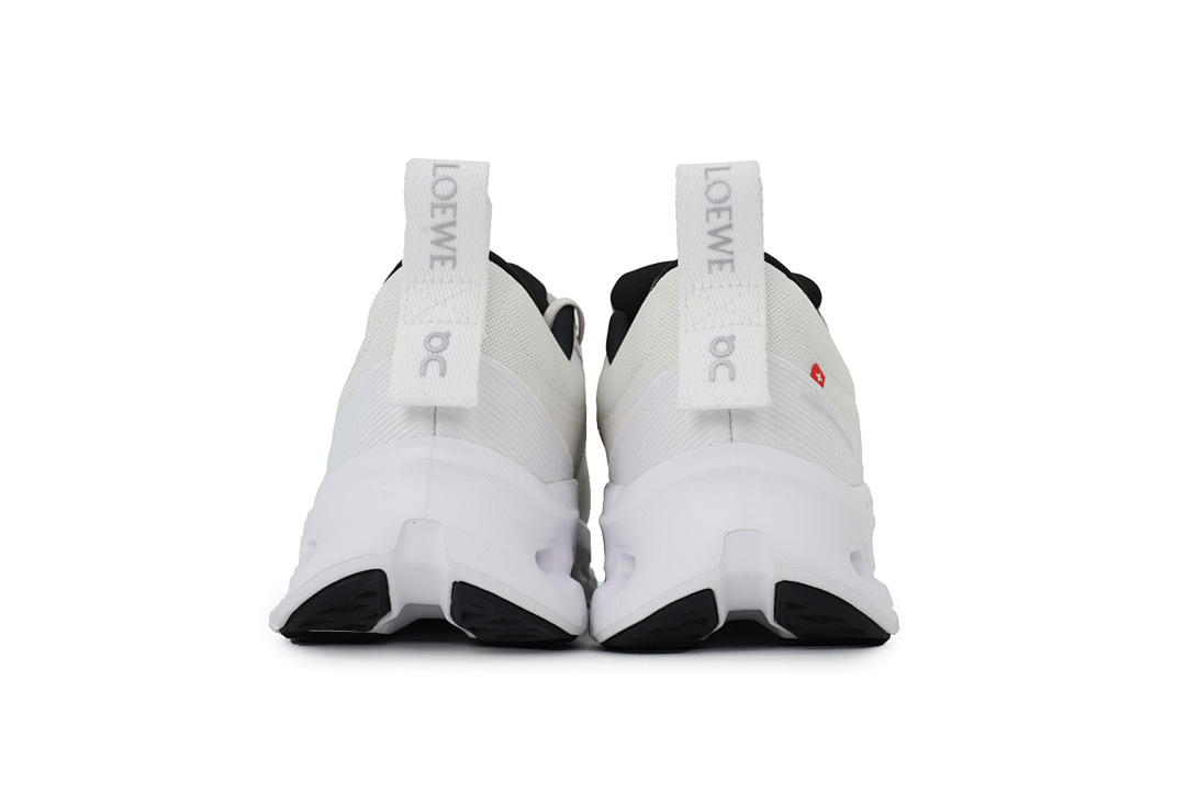 Cloudtilt Black And White