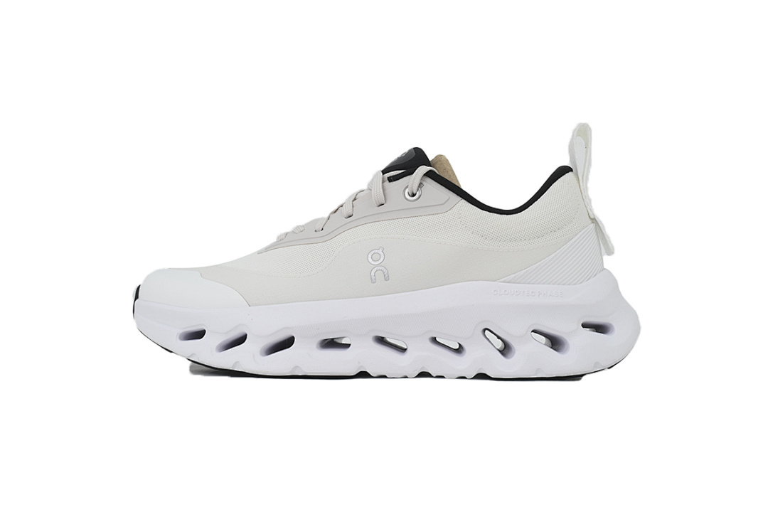 Cloudtilt Black And White