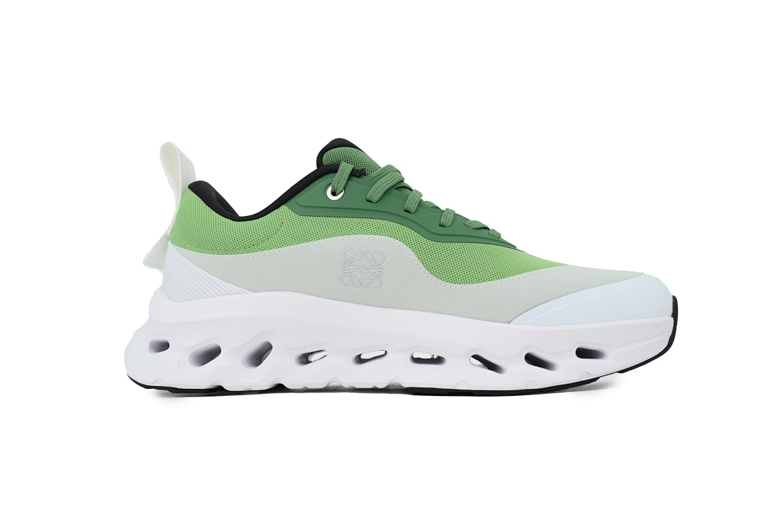 Cloudtilt White Green