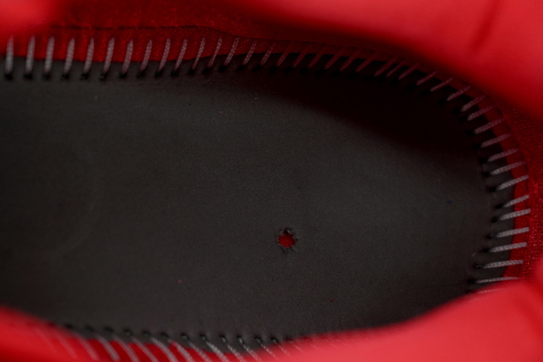 IV2712-001 Caitlin Clark x Nike Zoom Kobe 5 Protro 'Rookie of the Year'