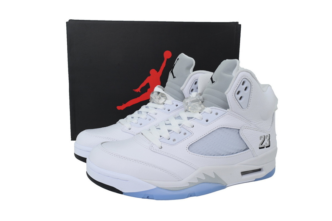 HQ7978-103 Air Jordan 5 Retro 'White Metallic' 2026