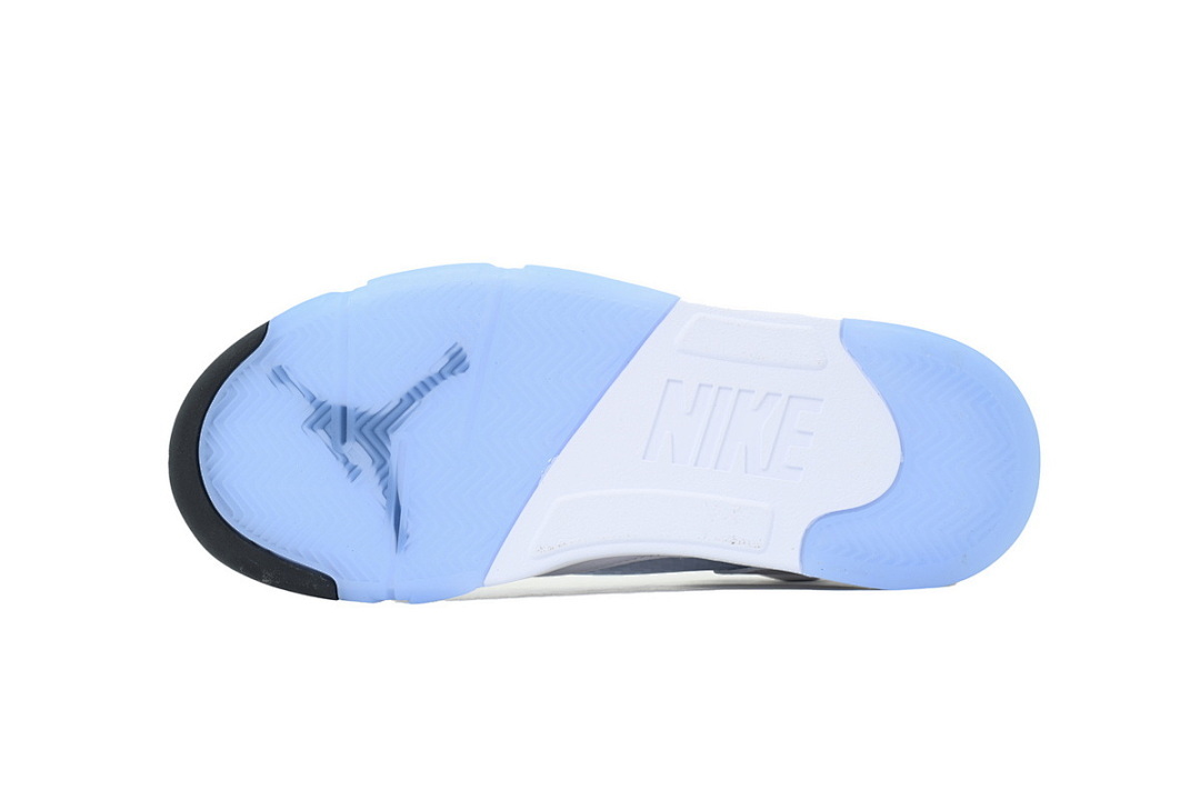 HQ7978-103 Air Jordan 5 Retro 'White Metallic' 2026