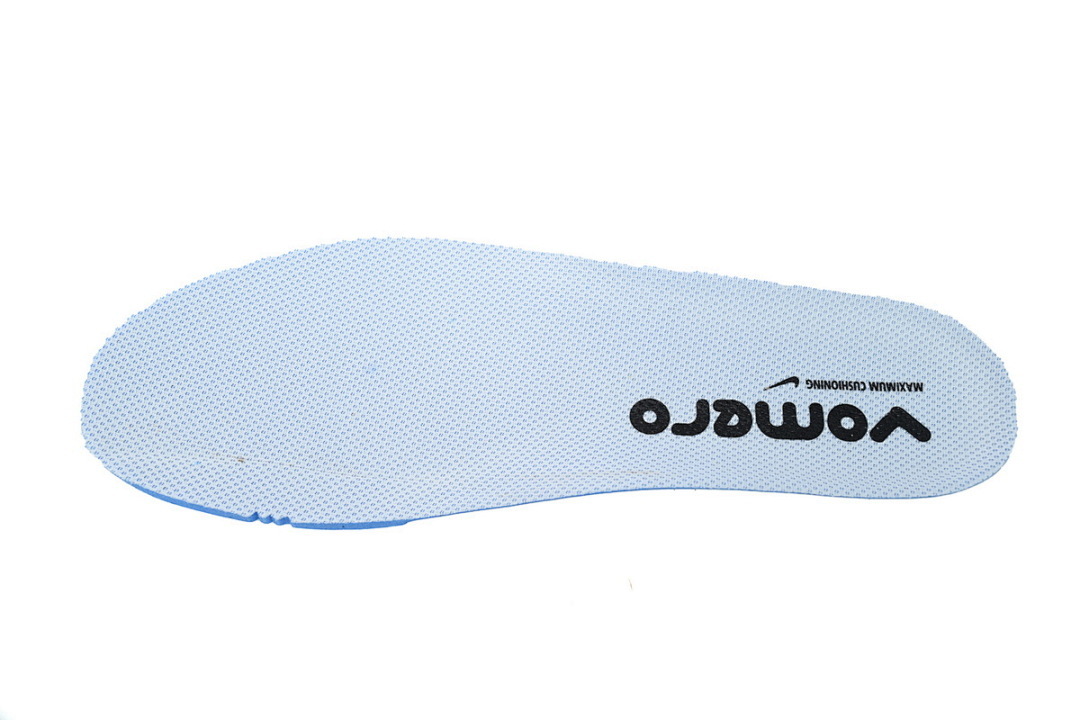 NIKE Vomero 18 Bright Crimson