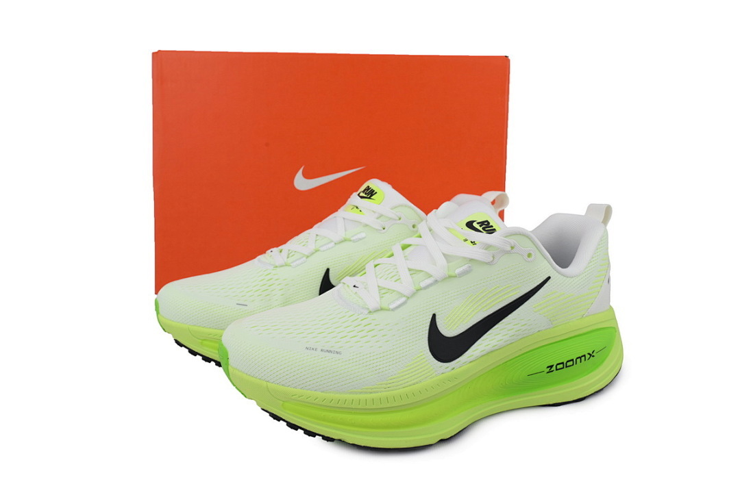 NIKE Vomero 18 Electric Green
