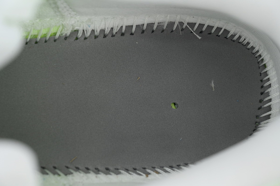 NIKE Vomero 18 Electric Green