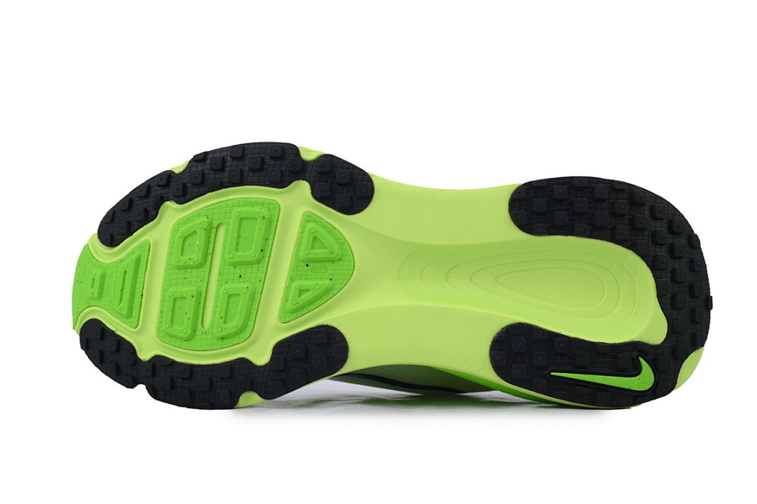 NIKE Vomero 18 Electric Green